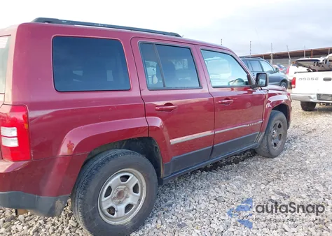 2014 Jeep Patriot Sport z USA, uszkodzony, nr VIN 1C4NJPBA5ED674372